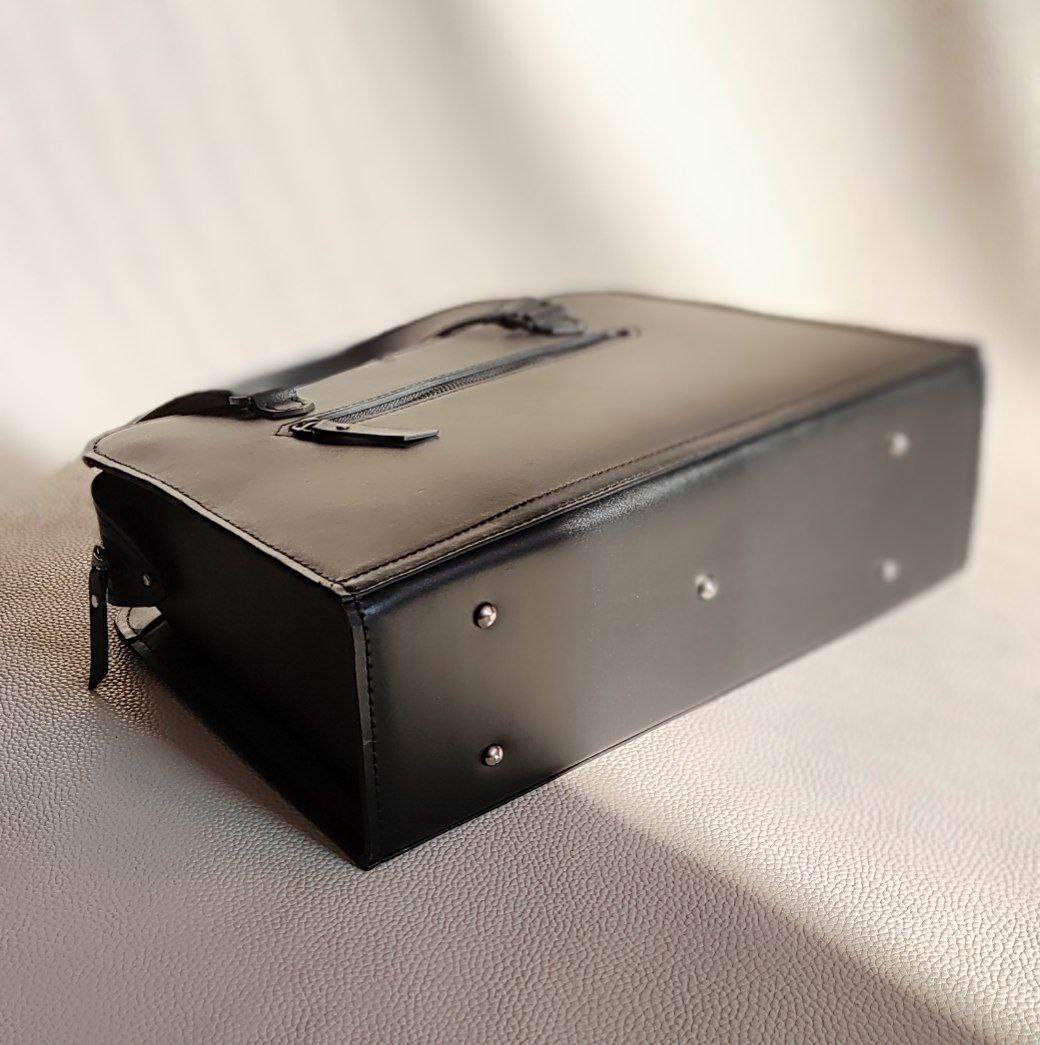 کیف دستی زنانه تمام چرم گاوی (مشکی)